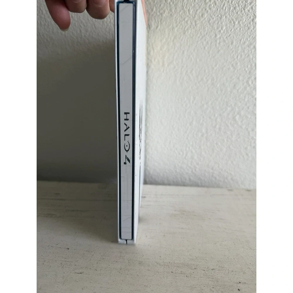 Halo 4 Limited Collector's Edition Steelbook for Xbox 360 Game Included‎